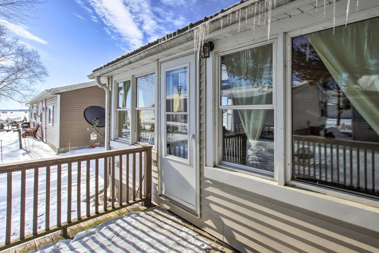 Quaint And Pet-Friendly Cabin On Shawano Lake! Exterior photo